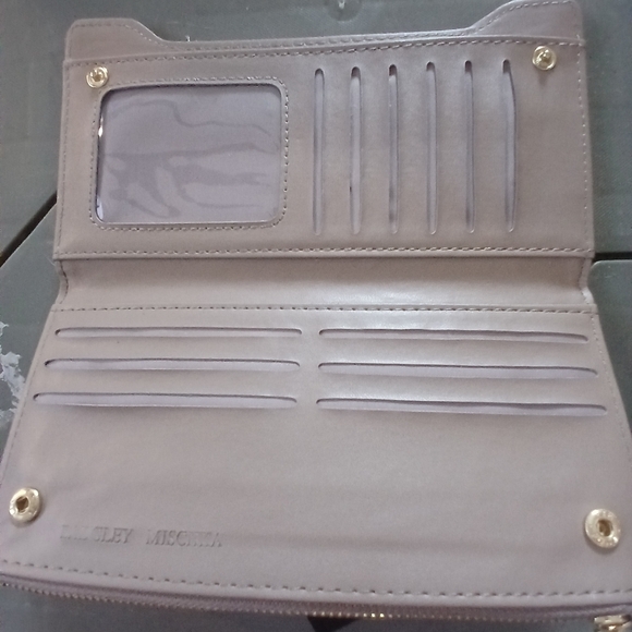Badgley Mischka Taupe Quilted Long Cards Wallet New with Tags - Picture 5 of 5